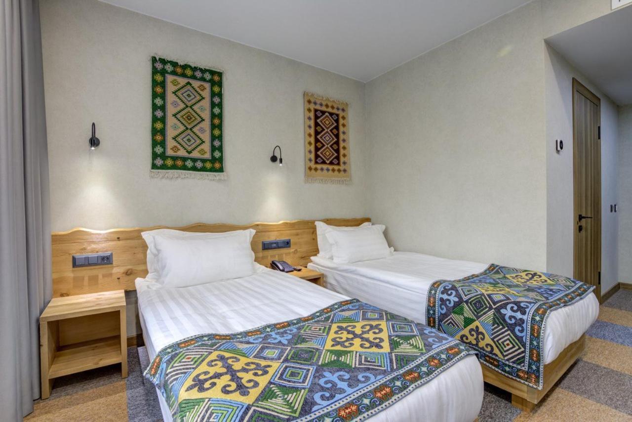 My Hotel بيشكيك الغرفة الصورة